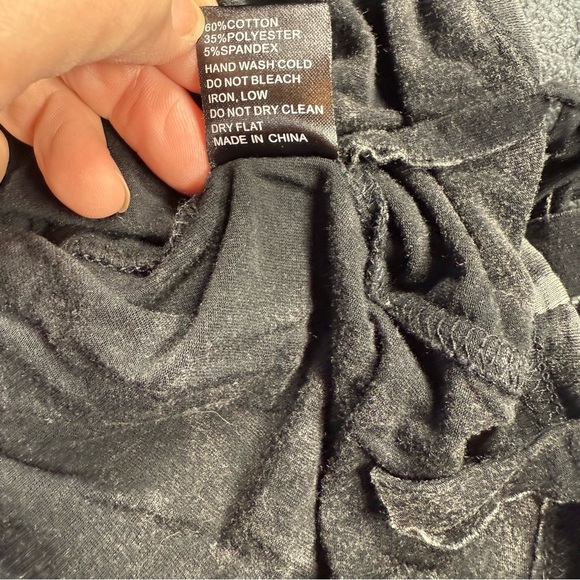 POL Black Garment - Picture 5 of 7